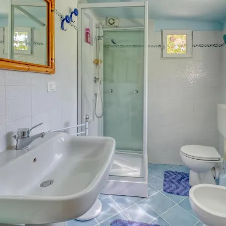 3 Bedroom Stunning In Ferienhaus Ventimiglia