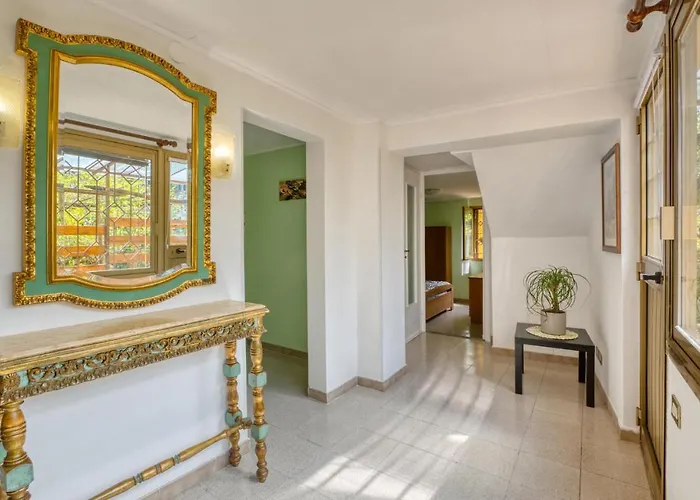 3 Bedroom Stunning In *