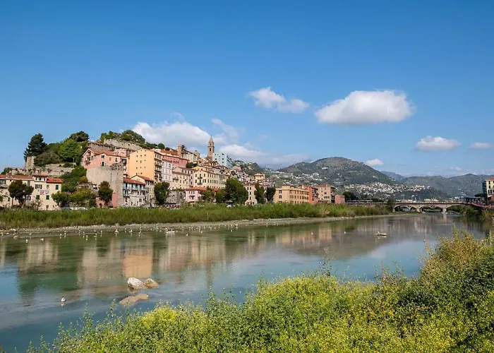 3 Bedroom Stunning In Вентимилья